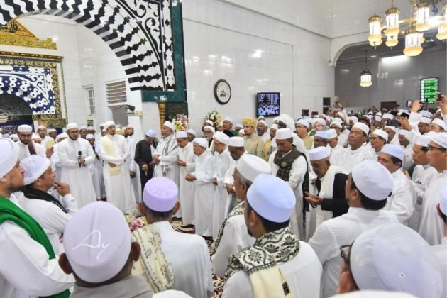 Haul Guru Sekumpul Majelis Zikir dan Selawat Terbesar 