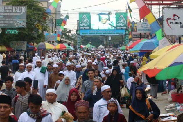 Haul Guru Sekumpul Majelis Zikir dan Selawat Terbesar 