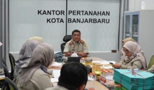 Kepala BPN Banjarbaru Pimpin Monitoring dan Evaluasi, Suhaimi: Prioritaskan Layanan Masyarakat 1 image editor output image1665121514 17418540862675320821367272781494