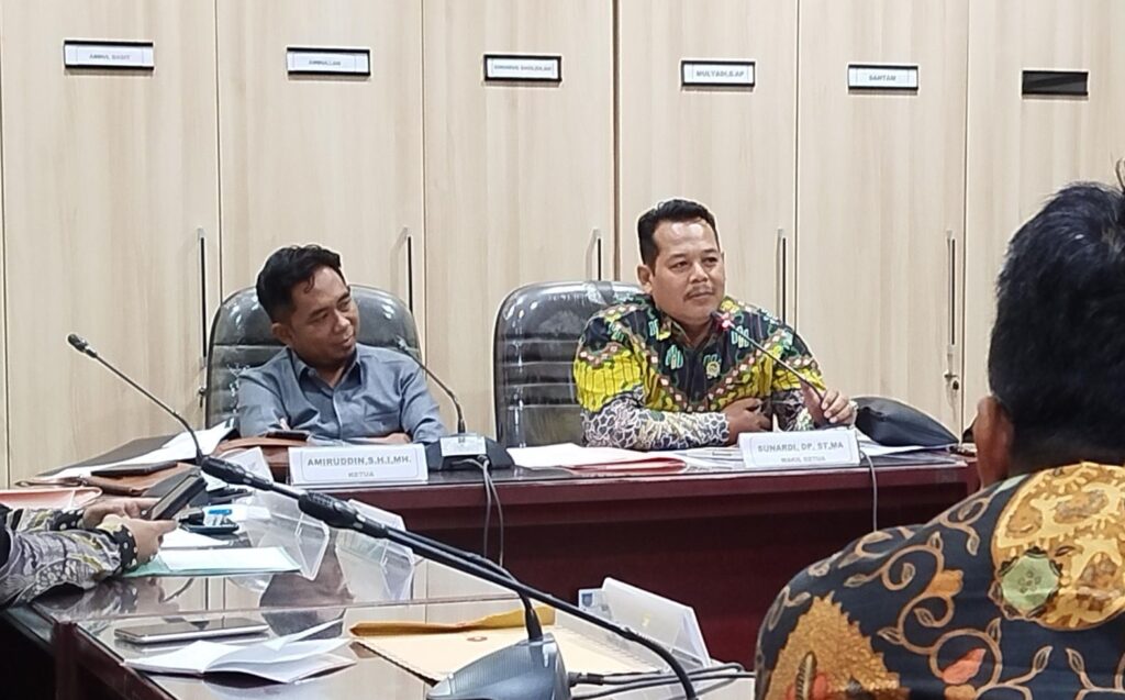 Ketidaktahuan Kepala DKISP Terhadap Pegawainya Sangat Disayangkan Komisi I DPRD Kabupaten Banjar 1 img 20250313 wa00882829532432137854261 edited