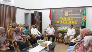 BPN Gelar Pertemuan Bersama Wali Kota Banjarbaru, Serahkan Sertipikat Tanah ke Pemkot 1 img 20250328 wa00688370295035281289678