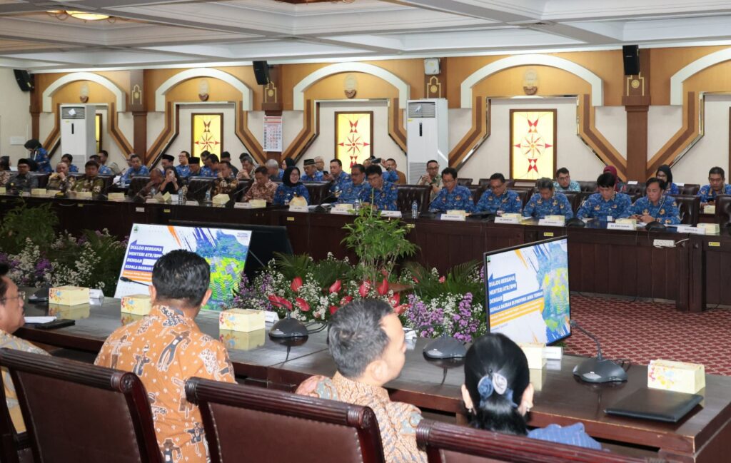 Menteri ATR/BPN Minta Sertipikasi Tanah dan RDTR se- Jateng Dituntaskan, Kolaborasi Kunci Utama 1 image editor output image1499469244 17449671263777916584918194796384