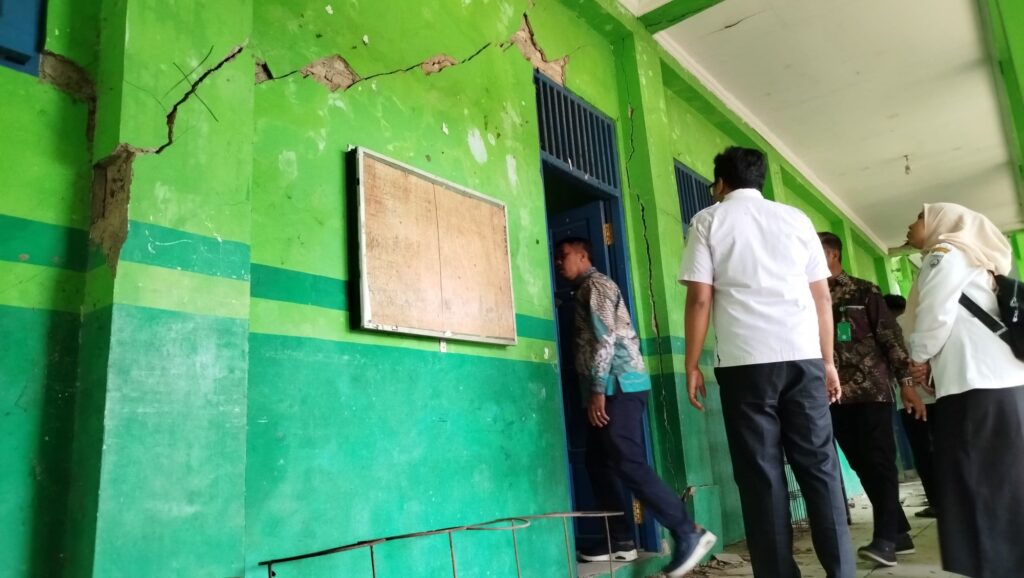 Dibumbui Sanggahan, Dewan Pendidikan Kabupaten Banjar Sempat Minta SDN Sungkai 1 Cukup Direhabilitasi 1 img 20250423 wa01033878741525373555843