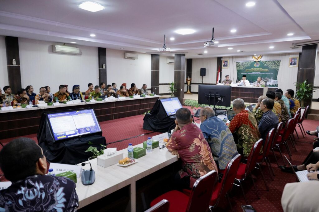 Menteri Nusron Tegaskan agar Kanwil BPN Riau Selesaikan HGU dan Pemetaan Tanah Diprioritaskan 1 img 20250426 wa00602461026490027949304