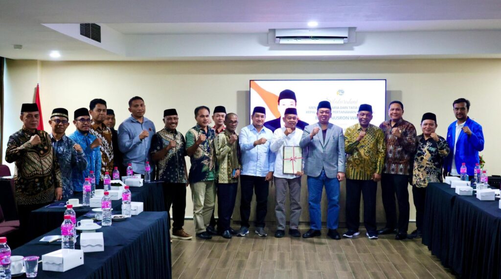 Cegah Konflik Atas Tanah Keagamaan di Malut, Menteri Nusron Dorong Percepatan Sertipikasi Tanah 1 img 20250824 wa00439016630375078957214