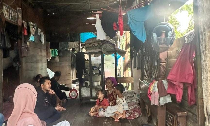 Banjar MANIS Jadi Slogan, Rumah Martinah Jadi Bukti Pahitnya Kenyataan 1 img 20250826 wa0069762658937300549148