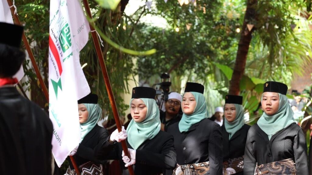 Menteri Nusron Harapkan Santri Masuk ke Dalam Panggung Nasional 1 img 20251022 wa00096942629785339669122