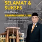 Biru dan Putih Modern Ucapan Selamat Mahasiswa Instagram Post – 1
